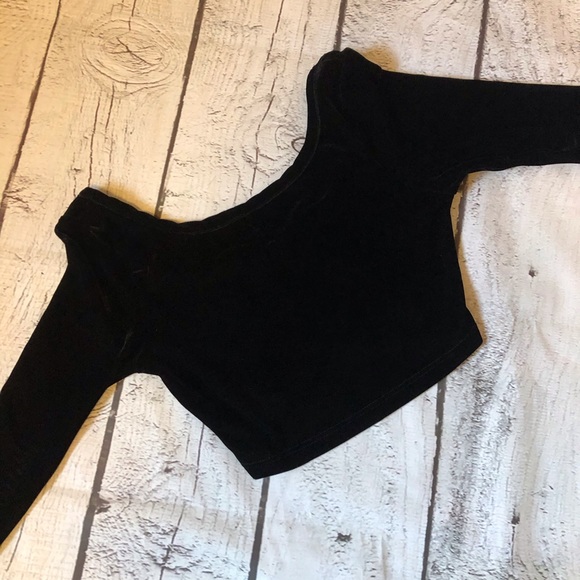 Black velvet crop top - Picture 6 of 10